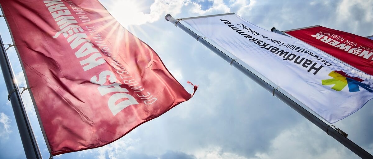 Geschäftsbericht Header
