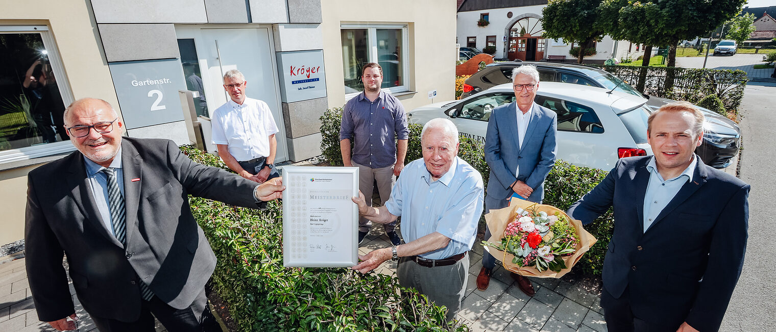 Peter Eul, Josef Thöne, Felix Thöne, Heinz Kröger, Dietmar Ahle und Stephan Peters (von links) Peter Eul, Josef Thöne, Felix Thöne, Heinz Kröger, Dietmar Ahle und Stephan Peters (von links)