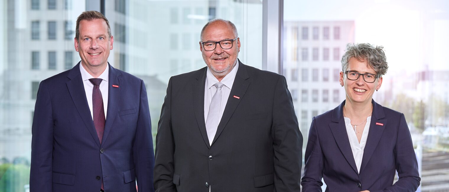 (v. l.) Hauptgeschäftsführer Dr. Jens Prager, Kammerpräsident Peter Eul und die stellvertretende Hauptgeschäftsführerin Ragna Köstner. 