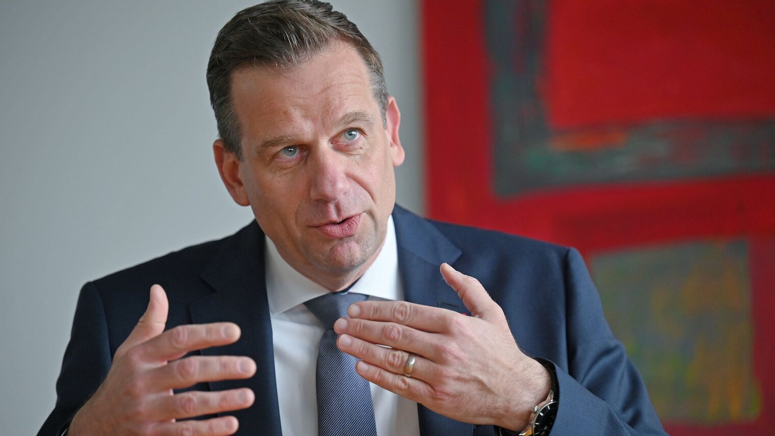 Trotz großem Verständnis für die Komplexität der Aufgabe fordert die Handwerkskammer für die Entlastungshilfen des Landes mehr Tempo bei der Umsetzung und einen unbürokratischen Zugang für antragstellende Betriebe.