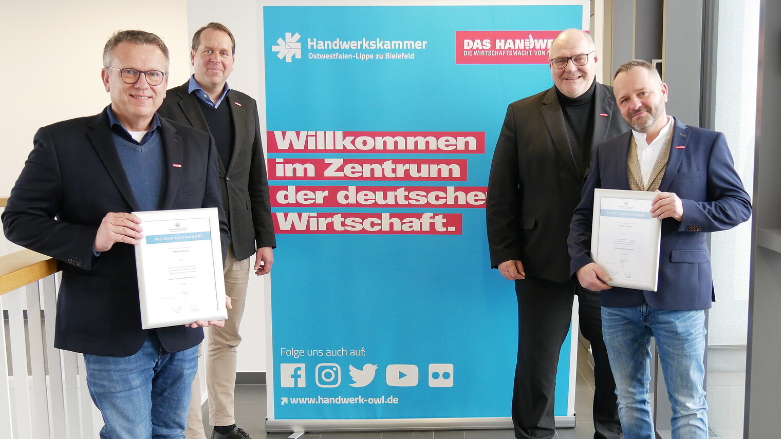 (v. l.) Sachverständiger Jörn Leweling, Mathias Steinbild, Leiter Wirtschaftsrecht der HWK, Kammerpräsident Peter Eul, sowie Sachverständiger Robin Klemme. 