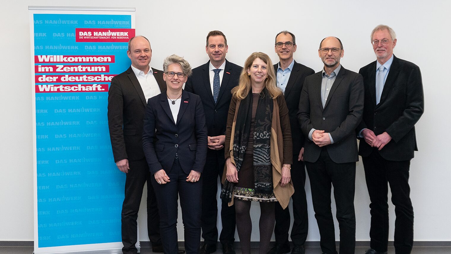 (v. l.) Carl-Christian Goll, Ragna Köstner, Dr. Jens Prager, Frauke Schwietert, Wolfgang Draeger, Rainer Radler, Heinz Thiele 