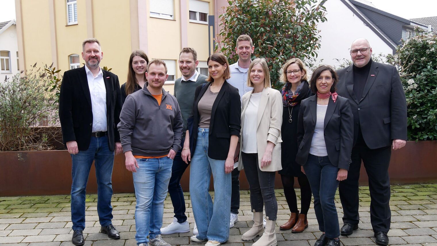 (v.l.) Stefan Edler, Handwerkskammer, Kathrin Bünte, pro Wirtschaft GT, Gründer Yannic Kreuzer und Marco Bühlmann, Gründerin Isabell Schönborn, Christoph Küster, pro Wirtschaft GT, Lina Wiegmann-Cardinal, concept GT, Kathrin Teschke, IHK, Ana-Cristina Lavrador, Handwerkskammer, Peter Eul, Präsident der Handwerkskammer 
