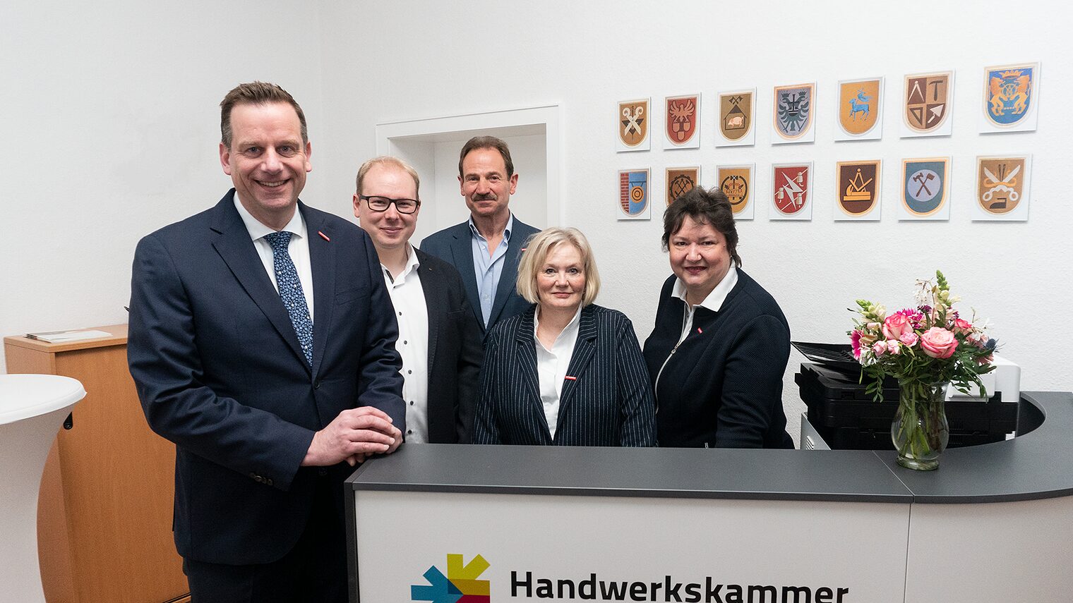 (v. l.) Hauptgeschäftsführer Dr. Jens Prager, das Beratungsteam René Poggenpohl, Bernd Fuchs und Susanne Thielke, sowie Angela Rehorst, Leiterin Betriebsberatung der Handwerkskammer. 