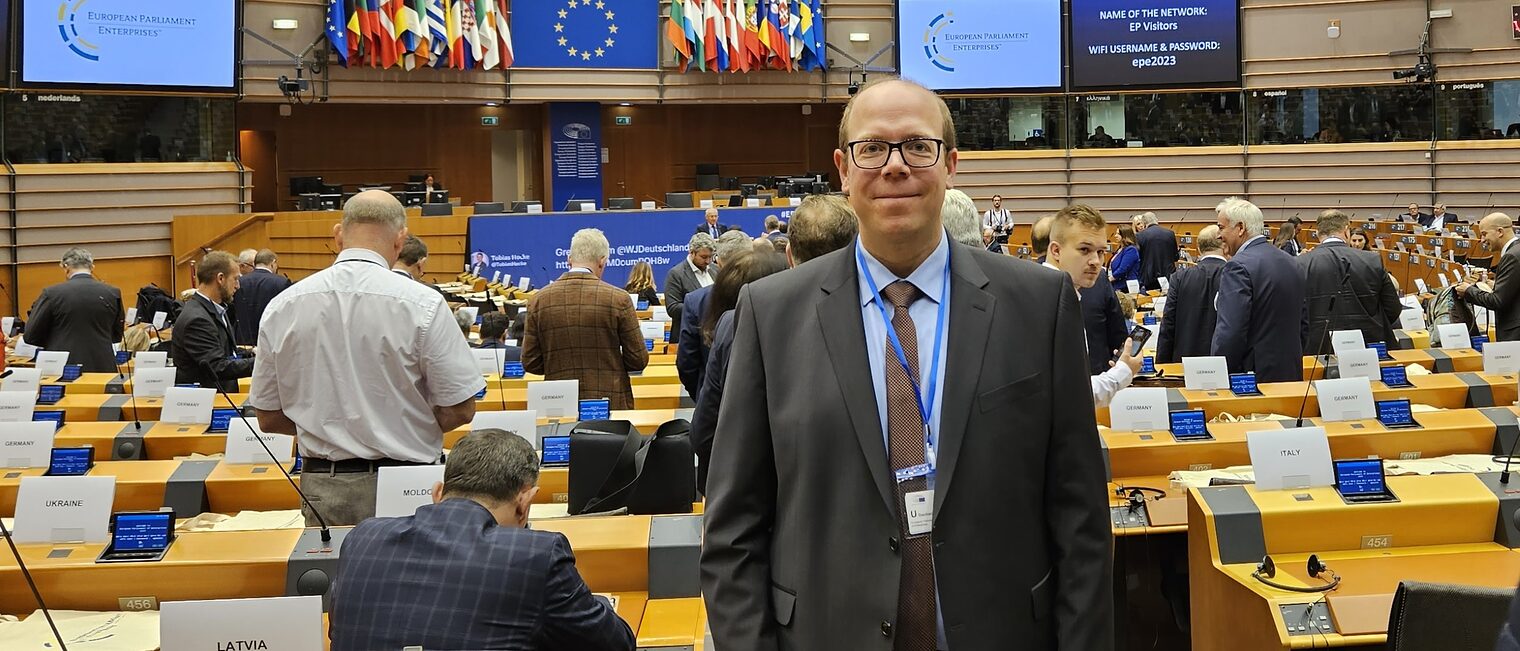 Bastian Heggemann im europäischen Parlament. 