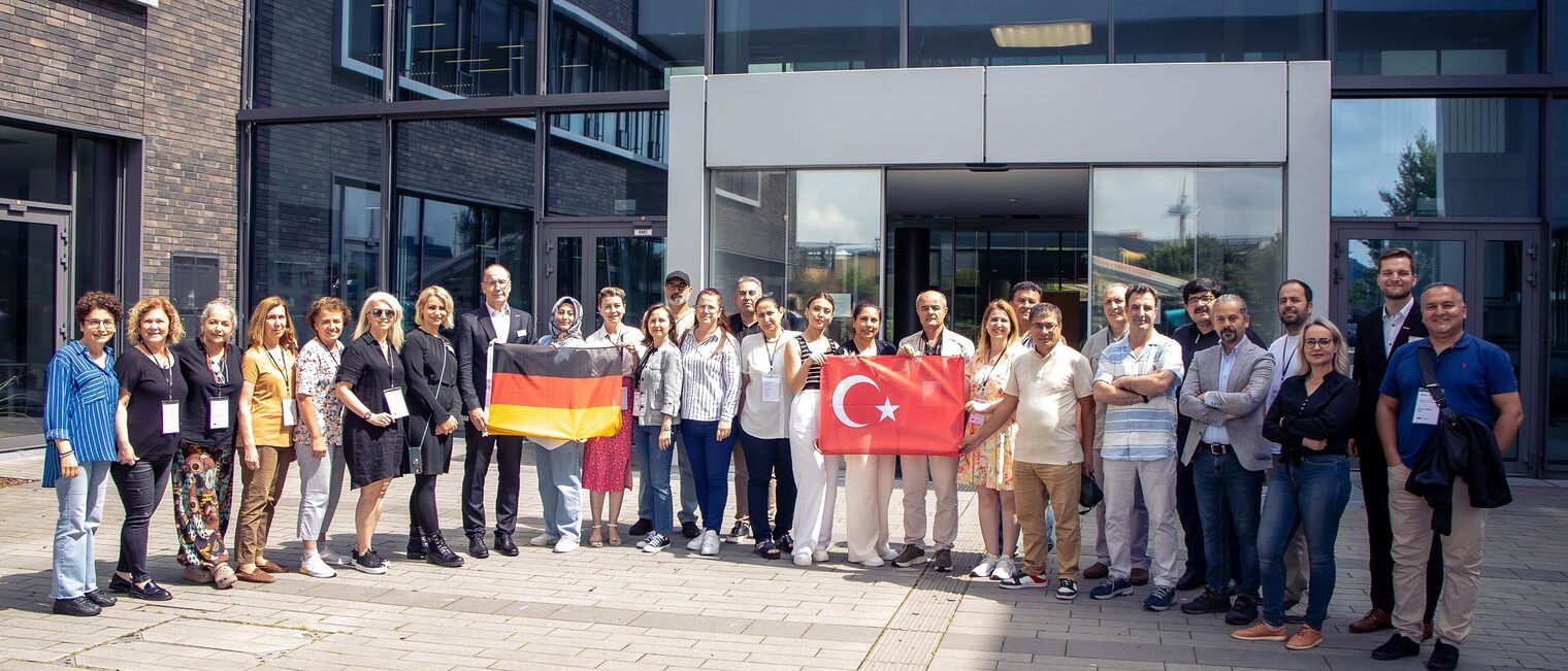 Die türkische Delegation besuchte den Campus Handwerk in Bielefeld. Die türkische Delegation besuchte den Campus Handwerk in Bielefeld.