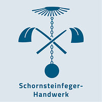 Das Zunftzeichen des Schornsteinfeger-Handwerks zeigt einen Schornsteinbesen und zwei Schultereisen. 