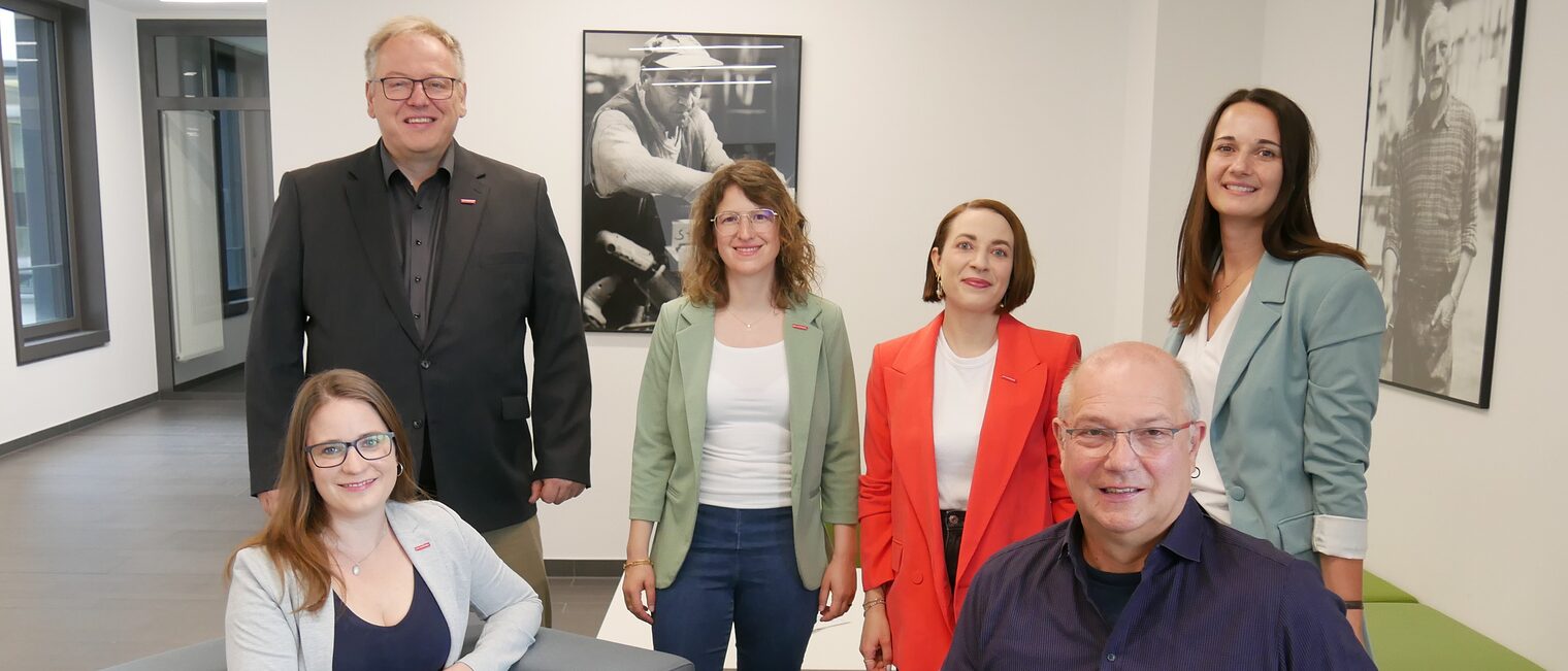 Das Foto zeigt das 6-köpfige Team der Fachkräftesicherung aus dem Bereich Berufsbildung. 