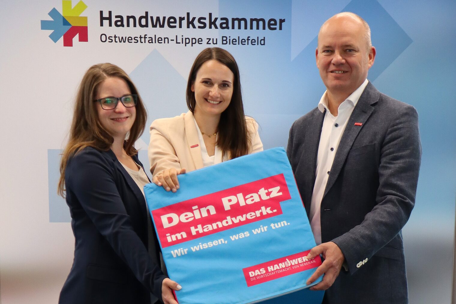 (v.l.): Vera Birthe Bratengeier, Annika Reimann und Carl-Christian Goll,