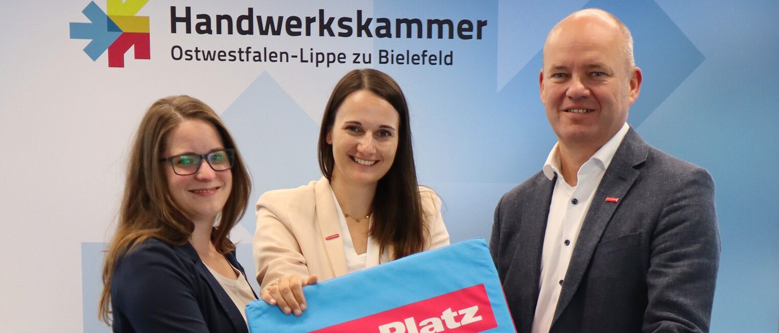 (v.l.): Vera Birthe Bratengeier, Annika Reimann und Carl-Christian Goll,