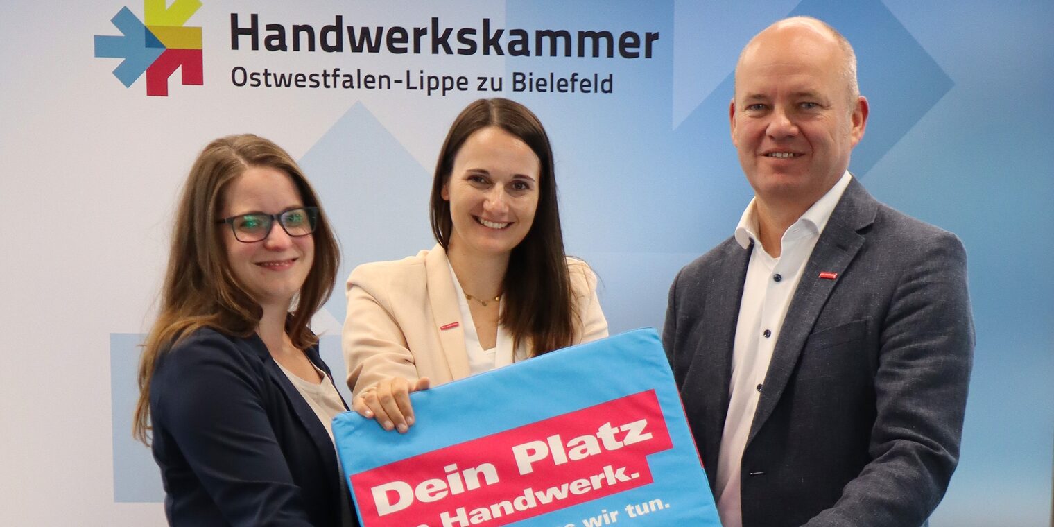 (v.l.): Vera Birthe Bratengeier, Annika Reimann und Carl-Christian Goll,