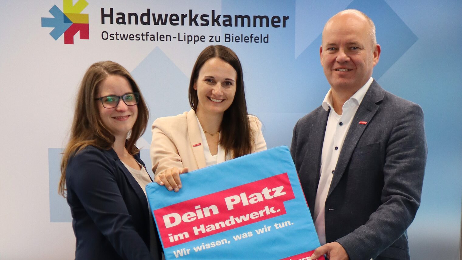(v.l.): Vera Birthe Bratengeier, Annika Reimann und Carl-Christian Goll,