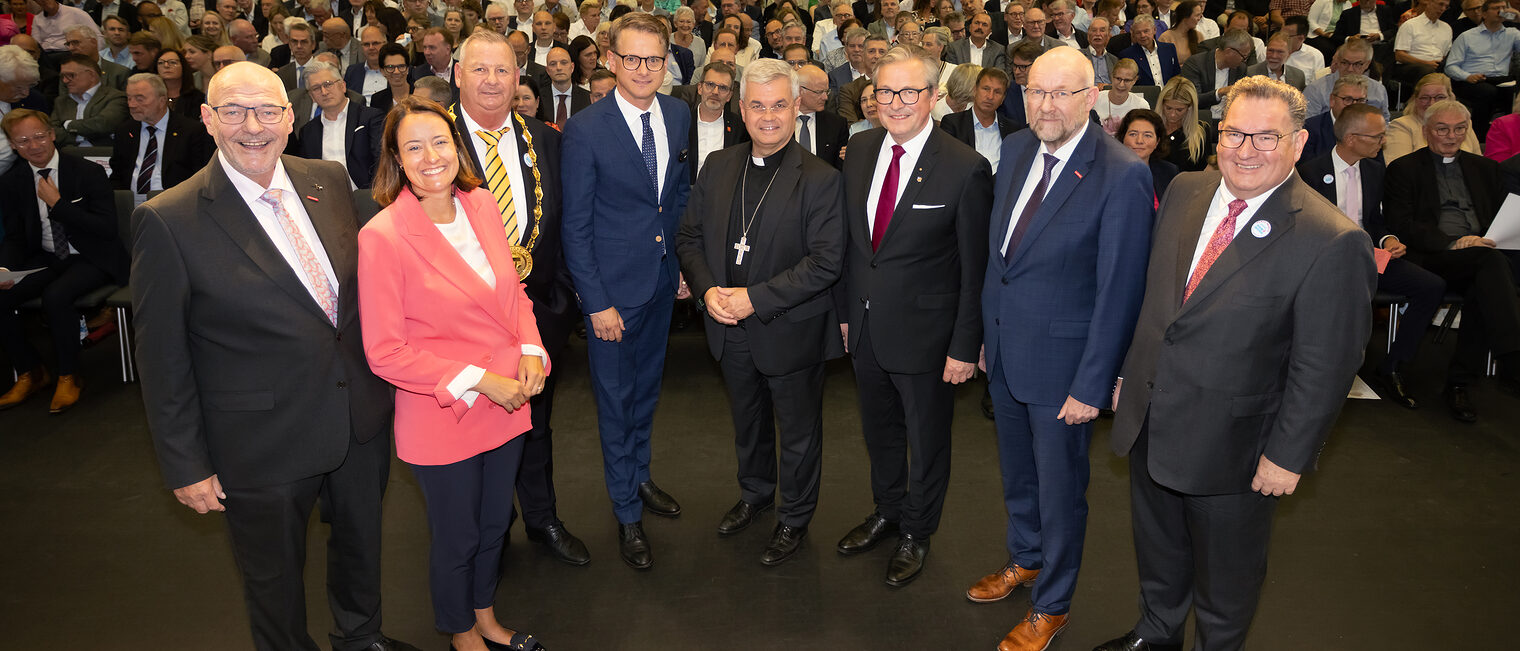 Eul, Bölling, Biere, Linnemann, Bentz, Dreier, Schröder, und Lutter (v. l.)