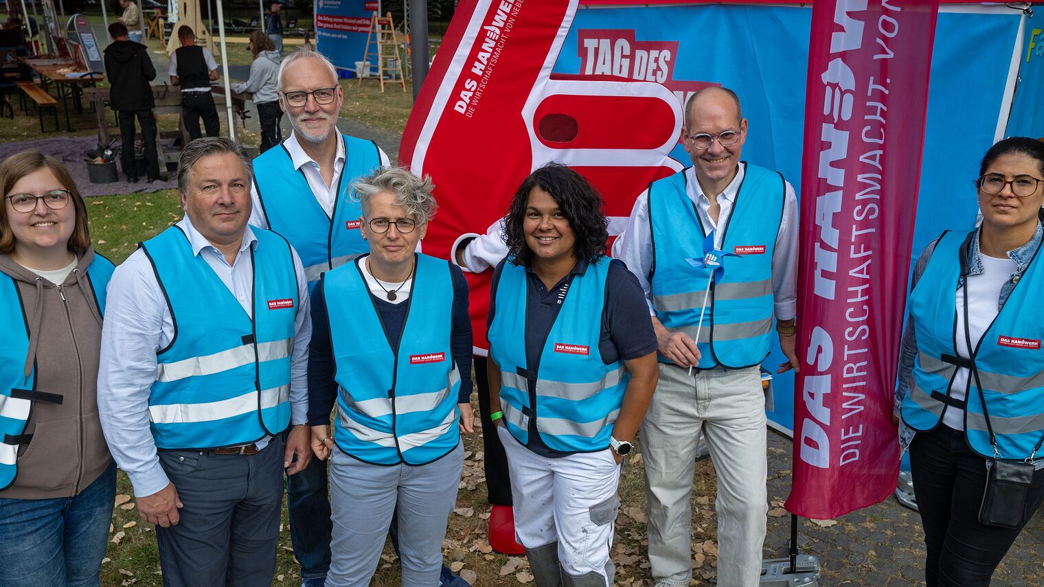 Verschiedene Akteure auf dem Tag des Handwerks beim Wackelpeter 2025