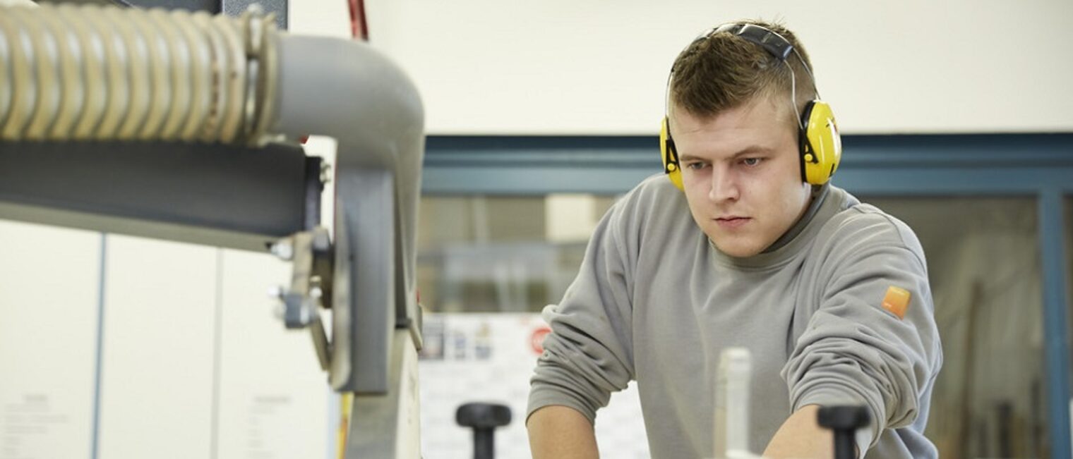 HWK Bielefeld, Betrieb Tischlerei Wulfmeyer, Kopfkunst Schlagwort(e): HWK Bielefeld, Betrieb Tischlerei Wulfmeyer, Kopfkunst