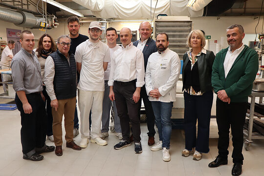 Gruppenbild in der Backstube Lamm