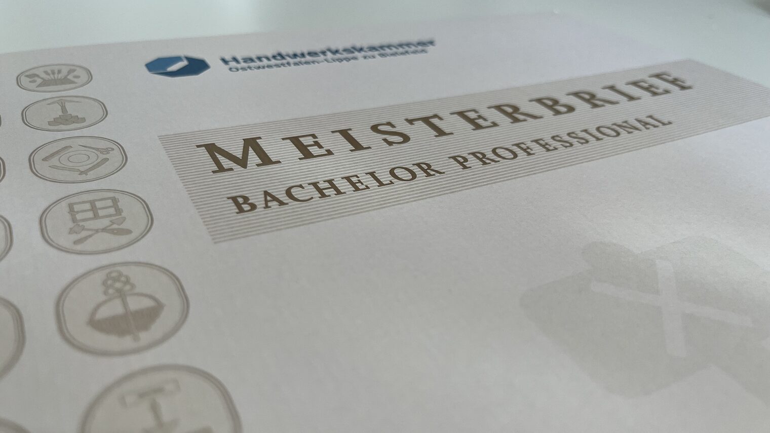 Der Meisterbrief (Bachelor Professional) der Handwerkskammer OWL