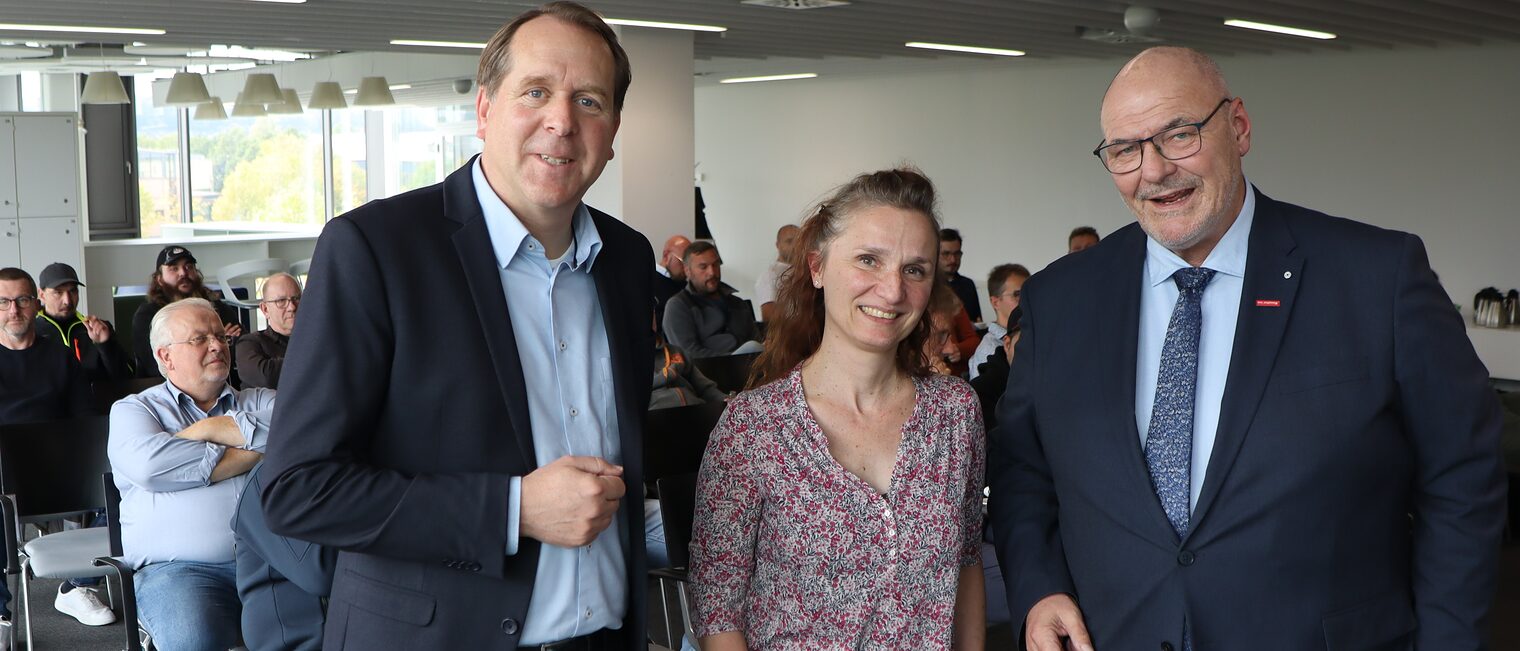  (v. l.) Mathias Steinbild, , Ulrike Breuer, Richterin am Landgericht Bielefeld, und Peter Eul