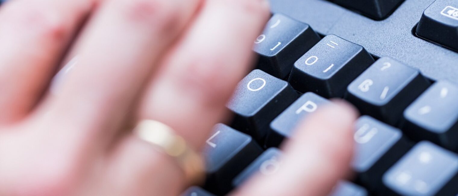 Die Bundesagentur für Arbeit fordert keinesfalls per E-Mail dazu auf, Kurzarbeitergeld zu beantragen. Die Bundesagentur für Arbeit fordert keinesfalls per E-Mail dazu auf, Kurzarbeitergeld zu beantragen.