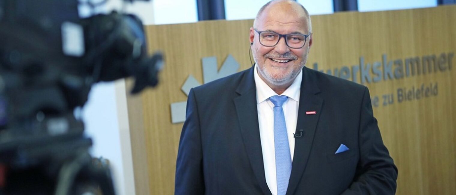 Präsident Eul heißt Macherinnen und Macher im OWL-Handwerk willkommen.